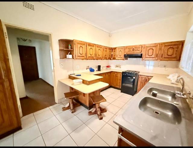 3 BEDROOM HOUSE FOR SALE IN FLORA GARDENS